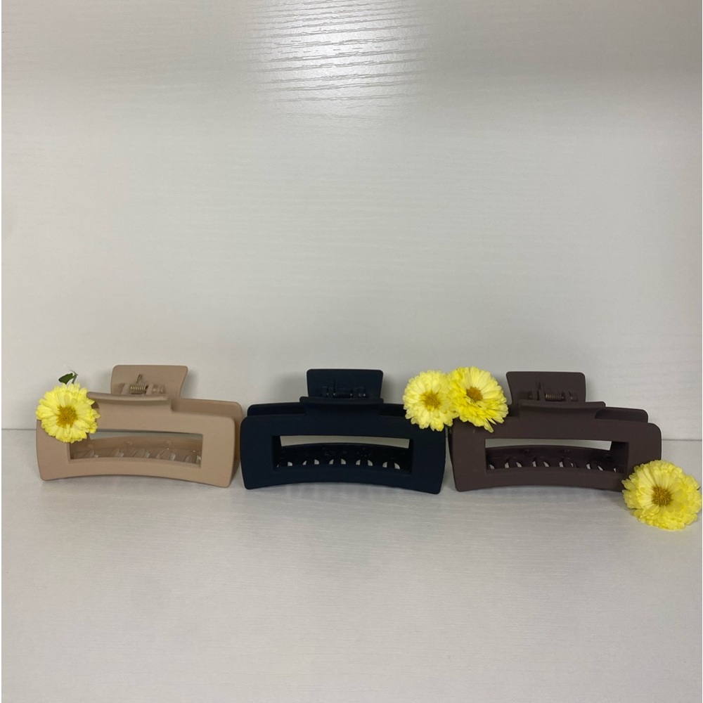 HAIR CLIPS
